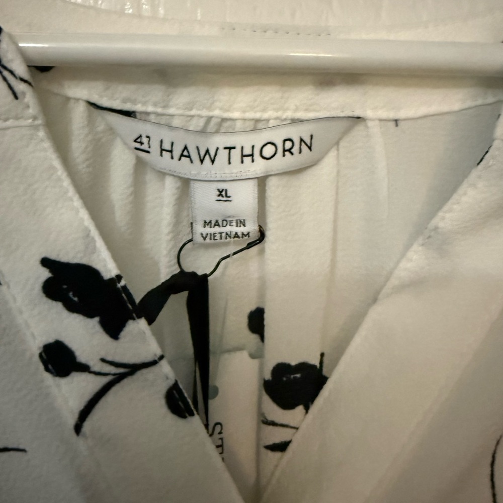 41 Hawthorn White Blouse with Black Floral Design - Picture 3 of 4